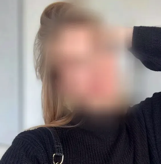 Denise, 26