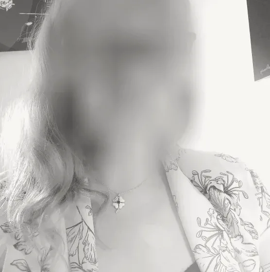 Mila, 34