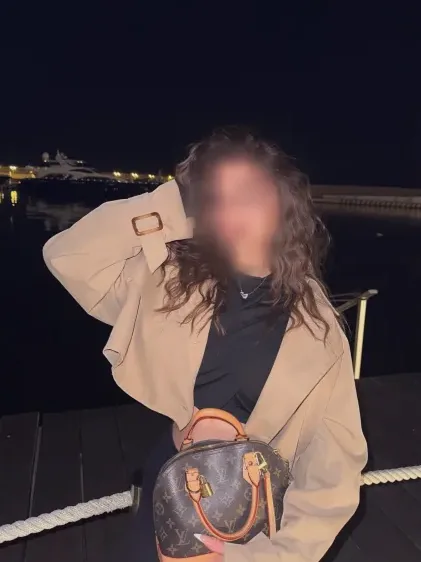 Nina, 29