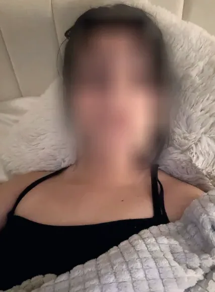 Sophie, 34